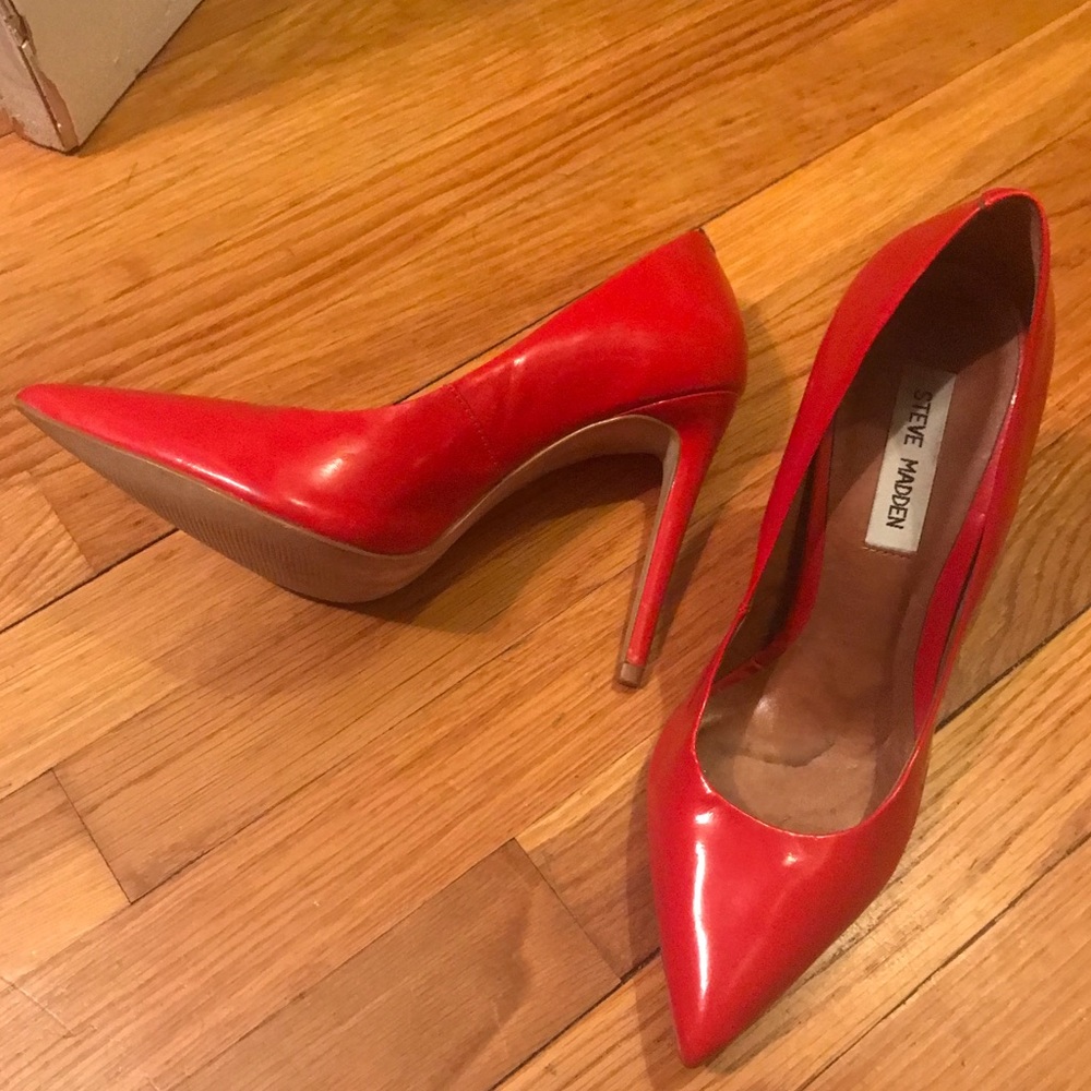 Red Hot Steve Madden Pointed Stilettos!